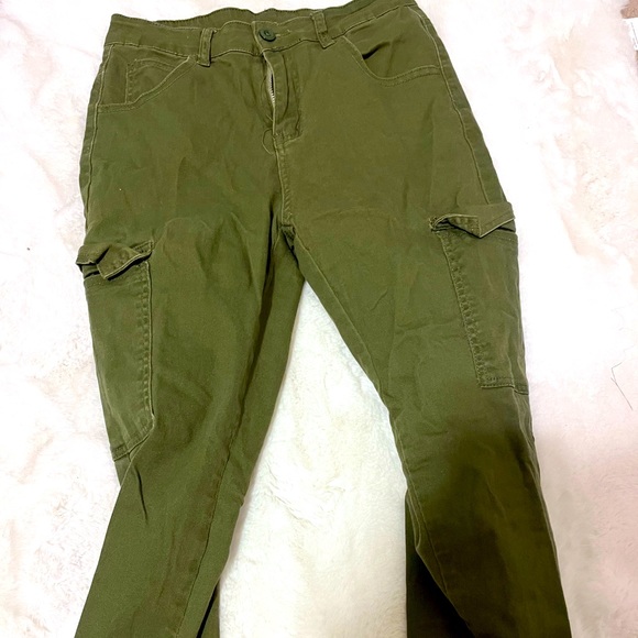 Green pants - Picture 1 of 1